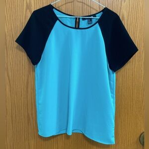 Forever 21 women’s medium teal and black loose fit top